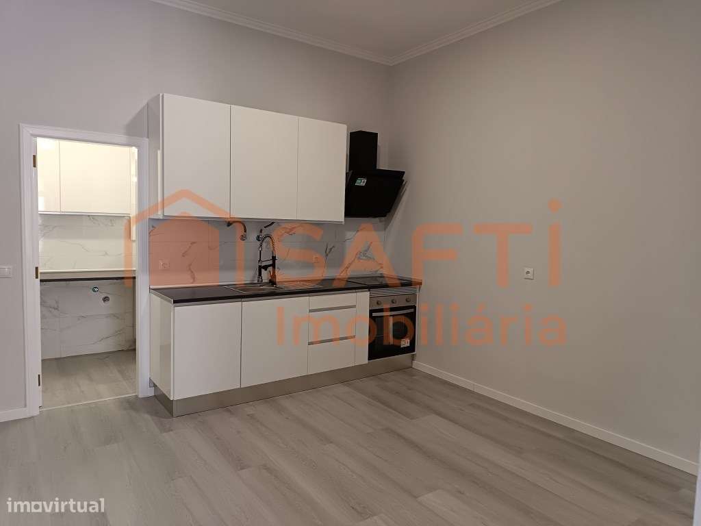 Espaço Comercial para venda em Belas - Grande imagem: 2/15