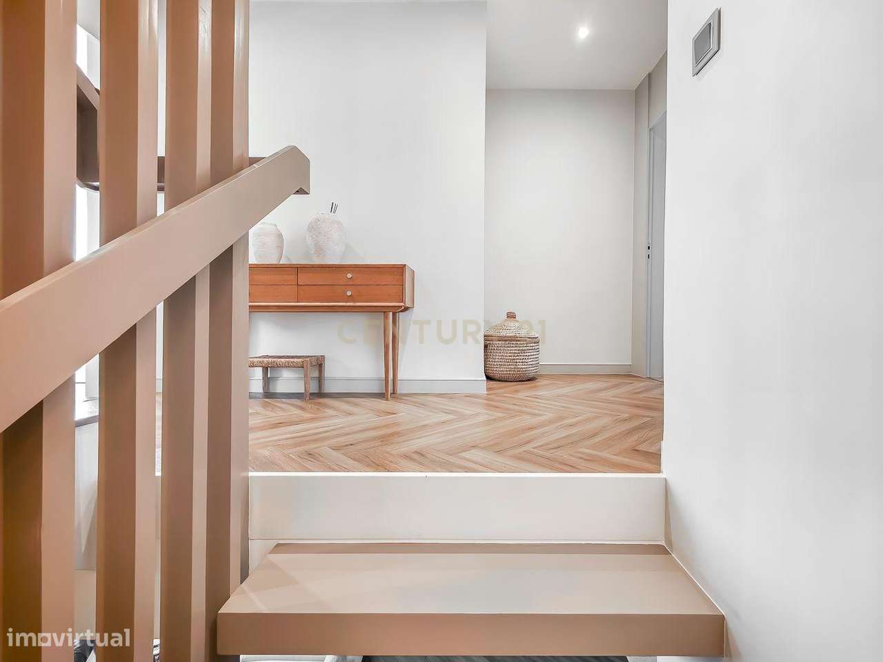 Moradia T4 em Condomínio Privado | Piscina | 6WC | Jardim | Terraço |-29