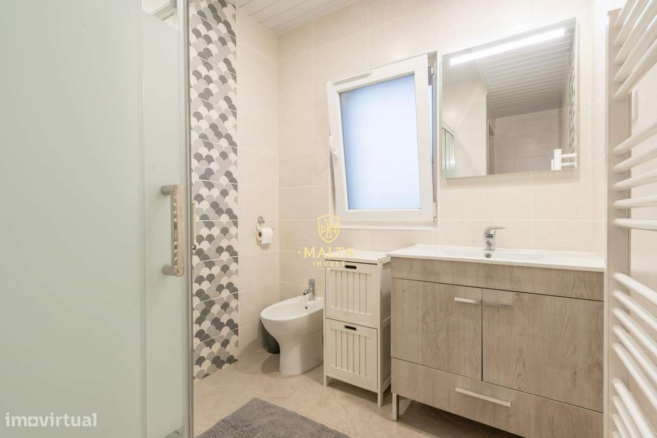 Moradia Bifamiliar com 3 Pisos no Centro de Fão – Esposende-21