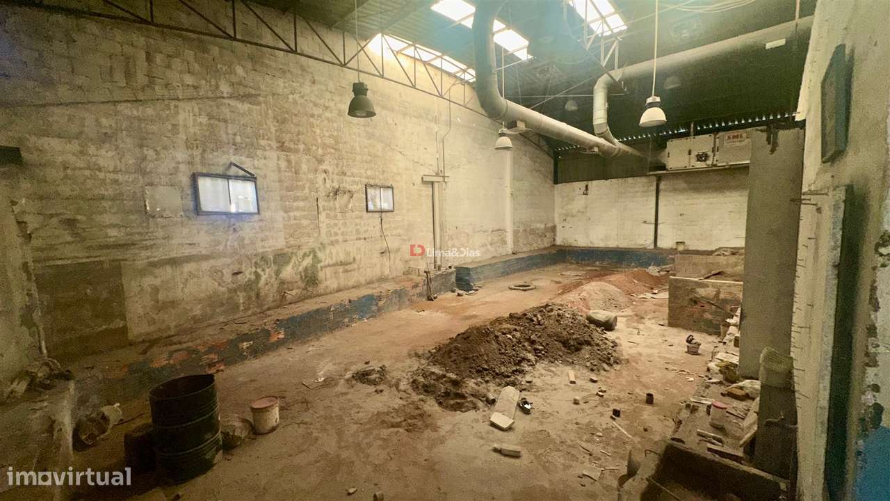 Armazém, Industria em Oliveira do Douro-20