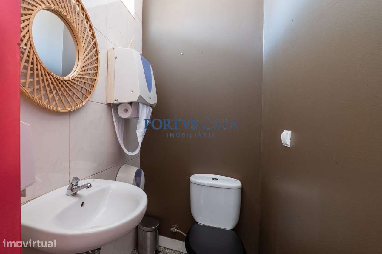 Espaço para Restauração com Extração | Costituição | Porto-17