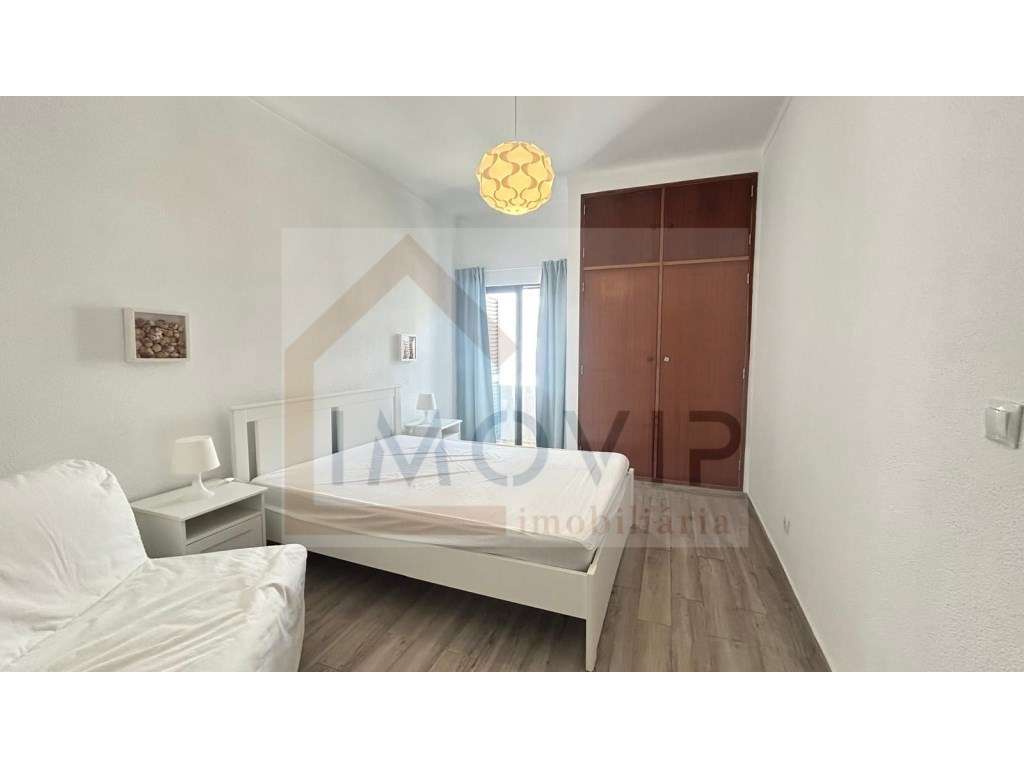 Vende-se T1 totalmente remodelado e mobilado-Monte gordo-8