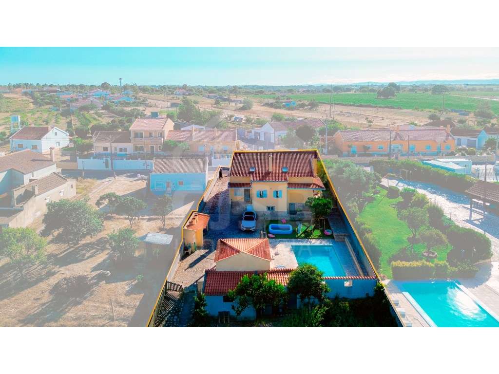 Moradia T4 com piscina na Barrosa - 4km de Benavente-38