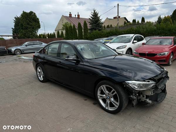 BMW Seria 3 335i xDrive - 15