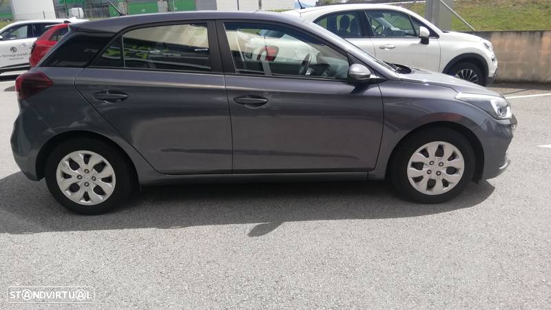 Hyundai i20 1.2 Comfort - 11