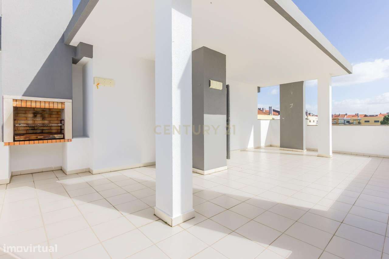 Apartamento T3 com Suíte, Arrecadação e Parqueamento – Conforto, Espaç-9