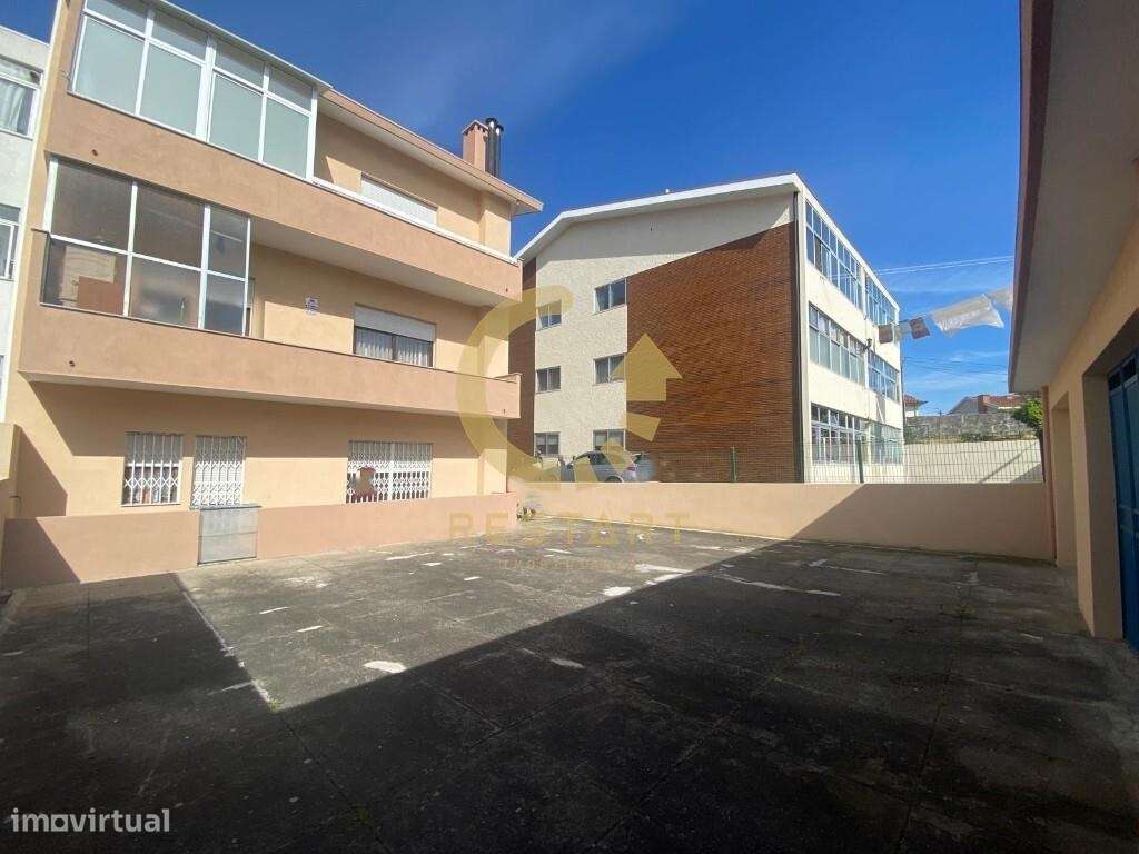 T3 em Águas Santas com 3 frentes, totalmente renovado com muita lumino-31