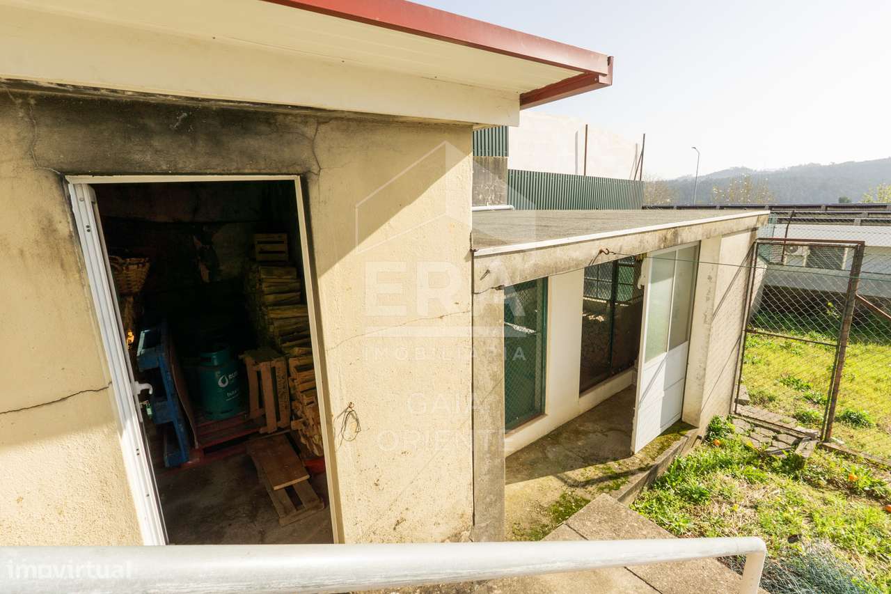 Moradia T3 com quintal em Sandim-21