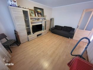 Vand apartament 3 camere , etaj 3 Mioveni