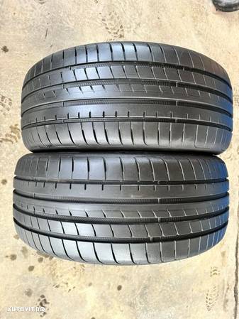 vând 2 anvelope 225/40/19 goodyear de vară cu runflat ca noi - 1