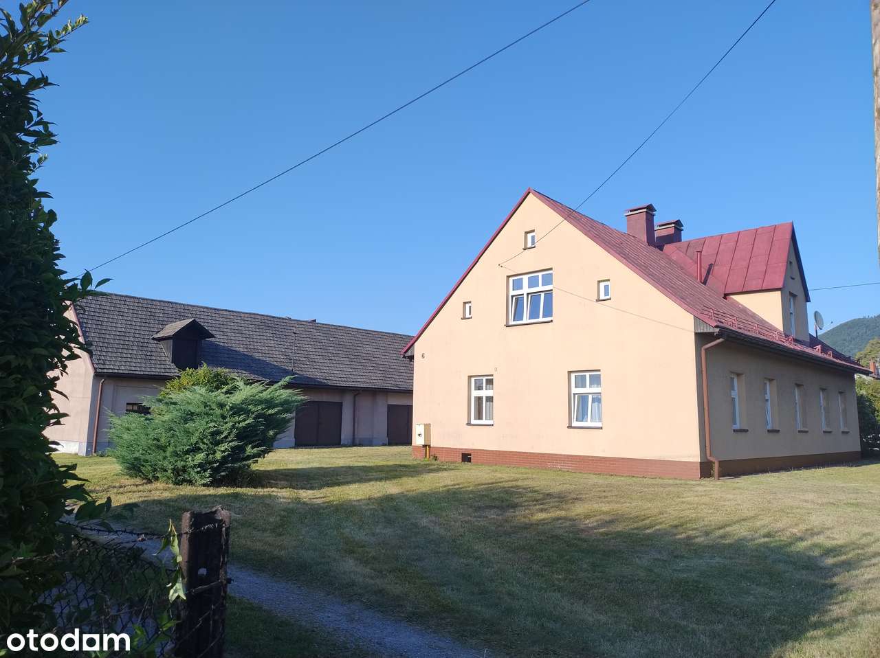 Dom  z dwustanowiskowym garażem i budynkiem gospodarczym - Pełny obrazek: 4/20