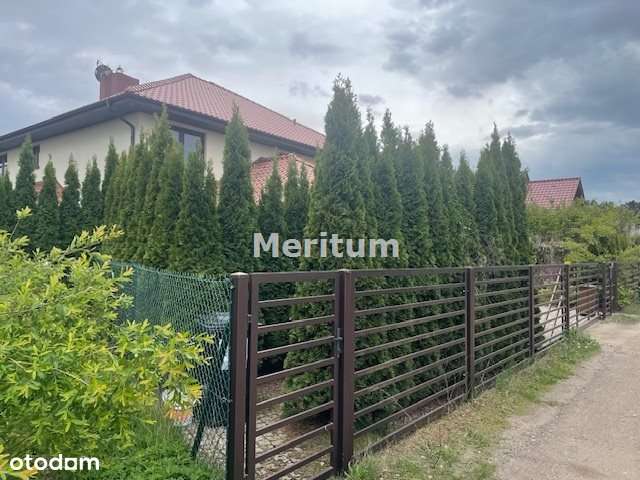 Dom wolnostojacy 5 pokoi garaż na 2 auta-1