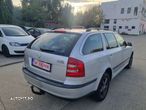 Skoda Octavia Combi 1.9TDI Elegance Aut - 4