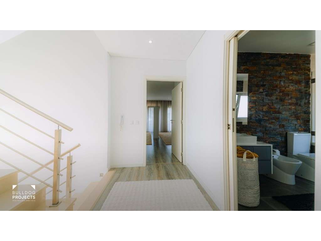 Moradia Isolada T4 Triplex Venda Coimbra-45