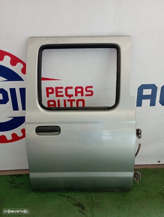 Peça - Porta Tras Direita Nissan Navara D22 2005