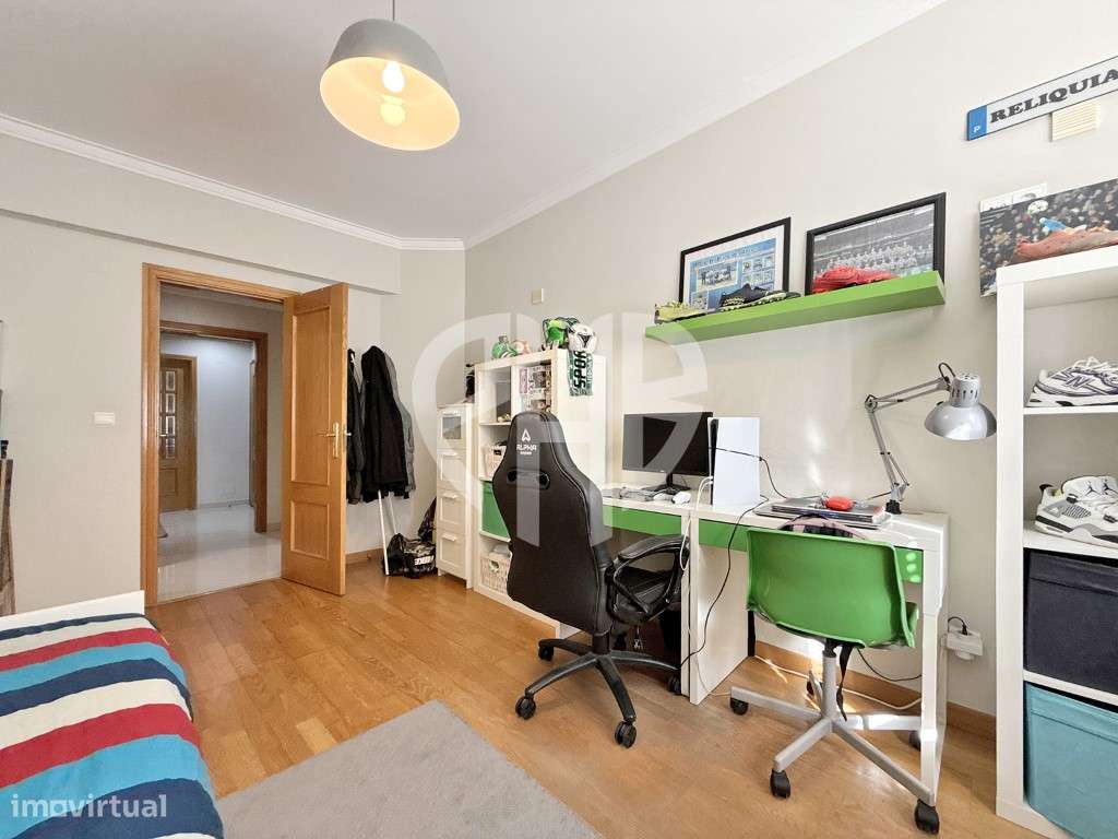 Apartamento T3 / C/Parqueamento // Santa Marta Corroios-37