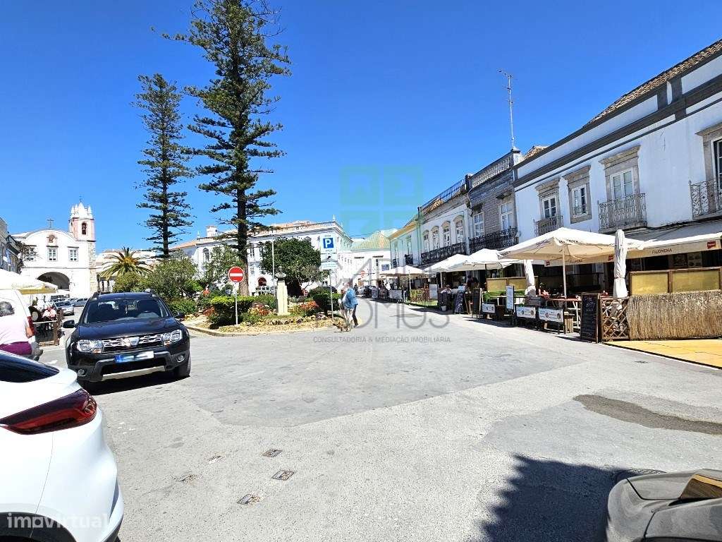 Apartamento T2 com 124,64m2, parqueamento para 2 viaturas, no centr...-33