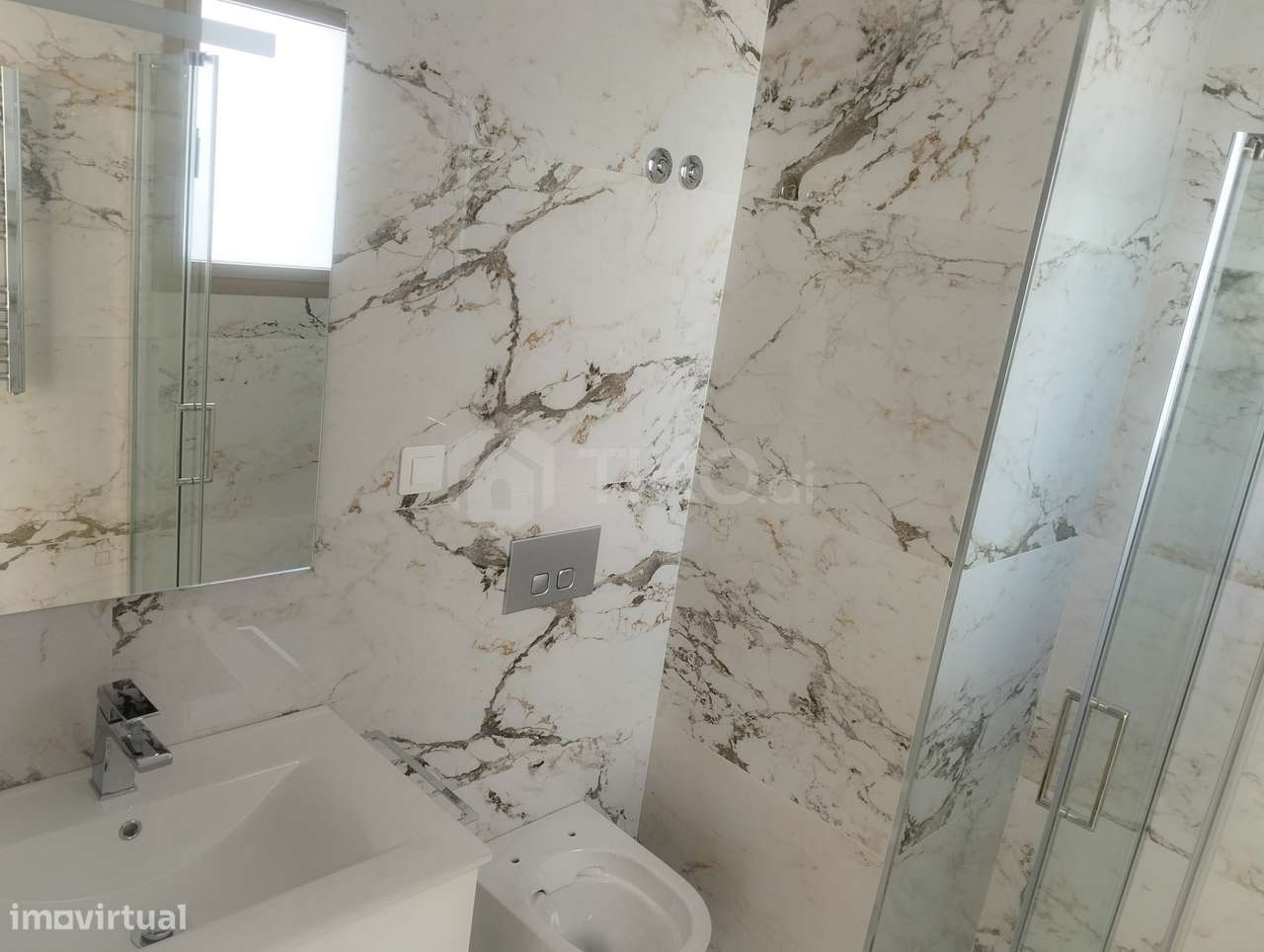 Apartamento T3 + 1 DUPLEX  com garagem/BOX  e arrumos à venda em Monti-26