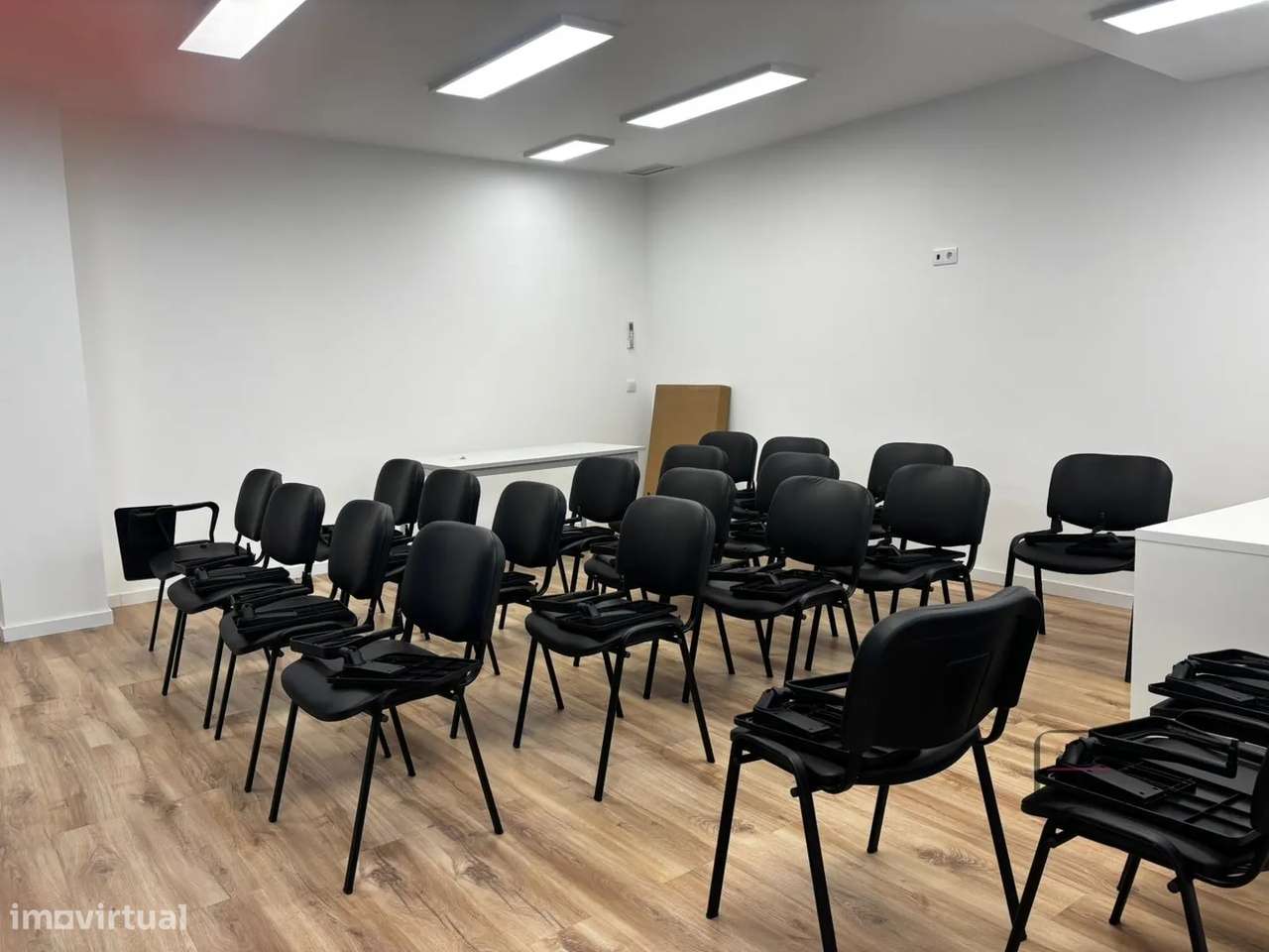 Loja, Porto, Vila Nova de Gaia - Grande imagem: 4/26