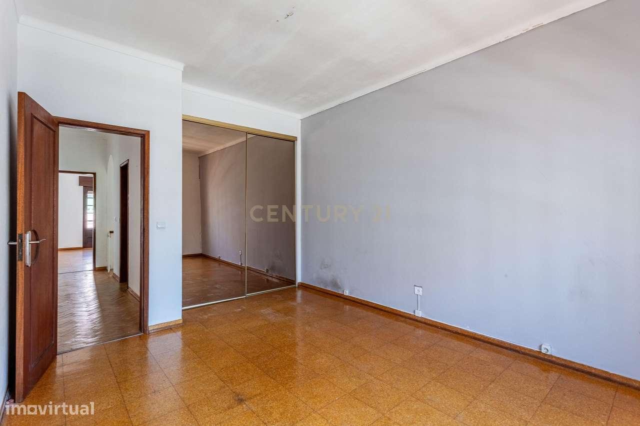 Espaçosa Moradia T3 em Azambuja, Lisboa-23