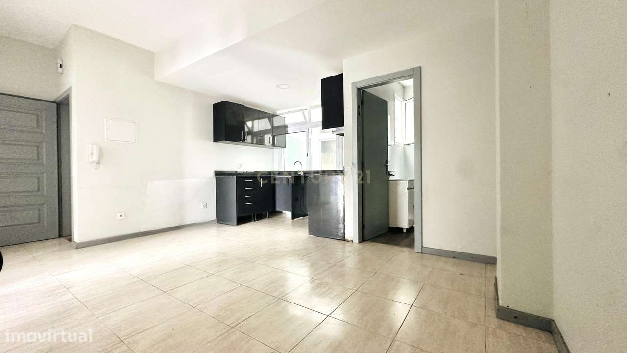 Prédio Urbano no Centro do Funchal – Oportunidade de Investimento - Lo-16