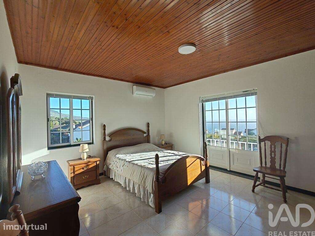 Moradia isolada T5 em Lajes do Pico de 179 m2 - Grande imagem: 5/37