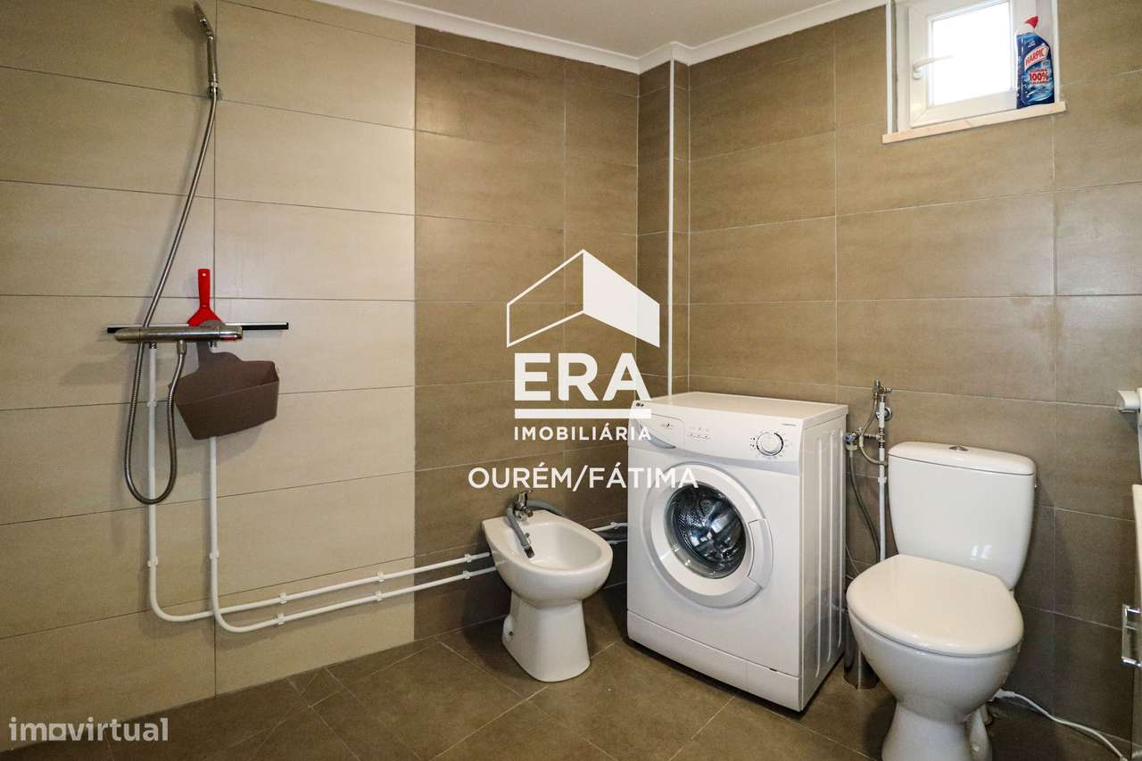 Moradia T3 inserida num terreno de 1.268m²-13