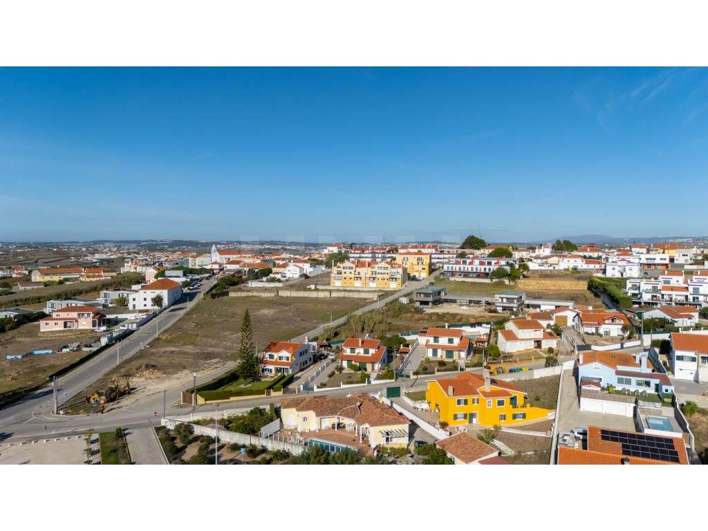 Apartamento T2+1, para venda, em São Pedro da Cadeira, no eixo Eric...-25