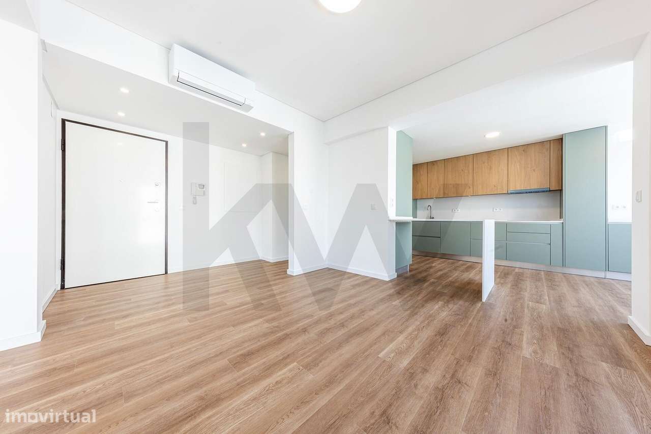 T3 Renovado com Acabamentos de Luxo e Vista Desafogada em Carnaxide - Grande imagem: 3/32