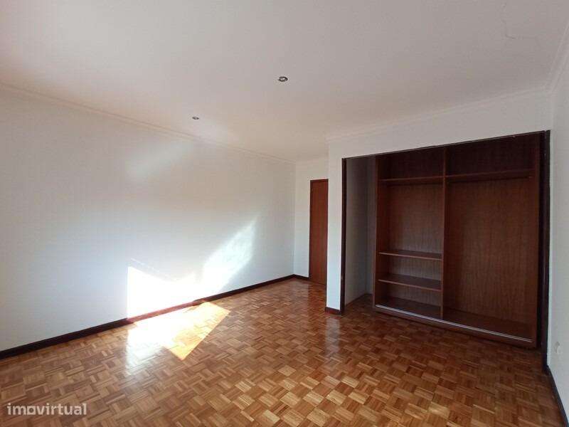 Apartamento T2 em Rio Tinto, Gondomar-6