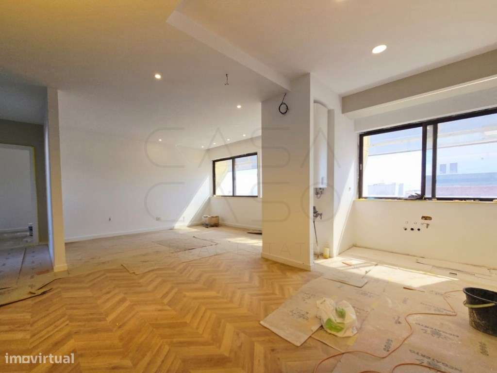 Apartamento a estrear em Plena Avenida 5 de Outubro - Grande imagem: 1/12