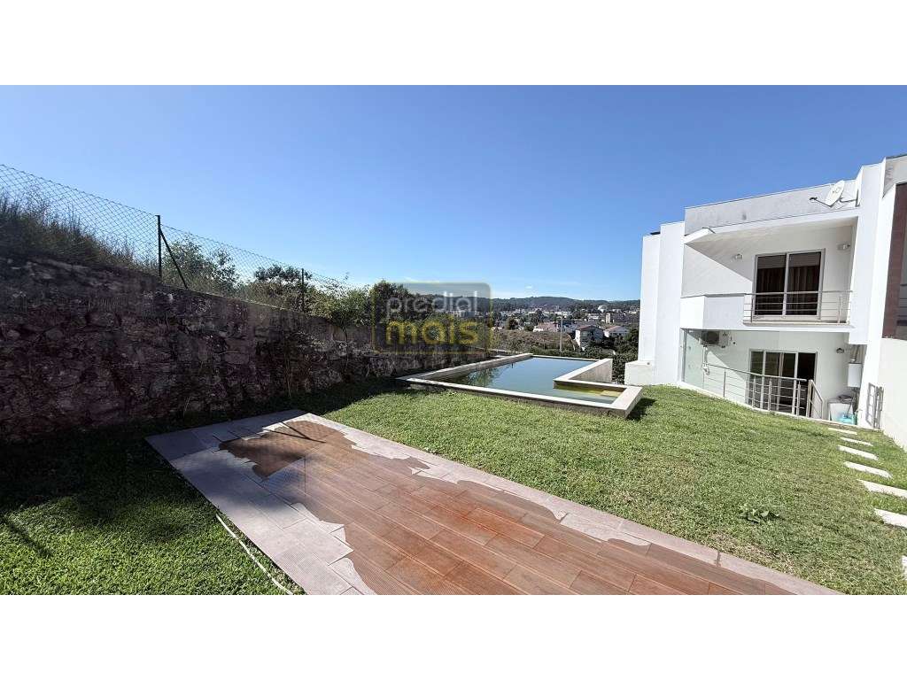 MORADIA T3 C/ NOVA - À ENTRADA DA CIDADE - Grande imagem: 4/30