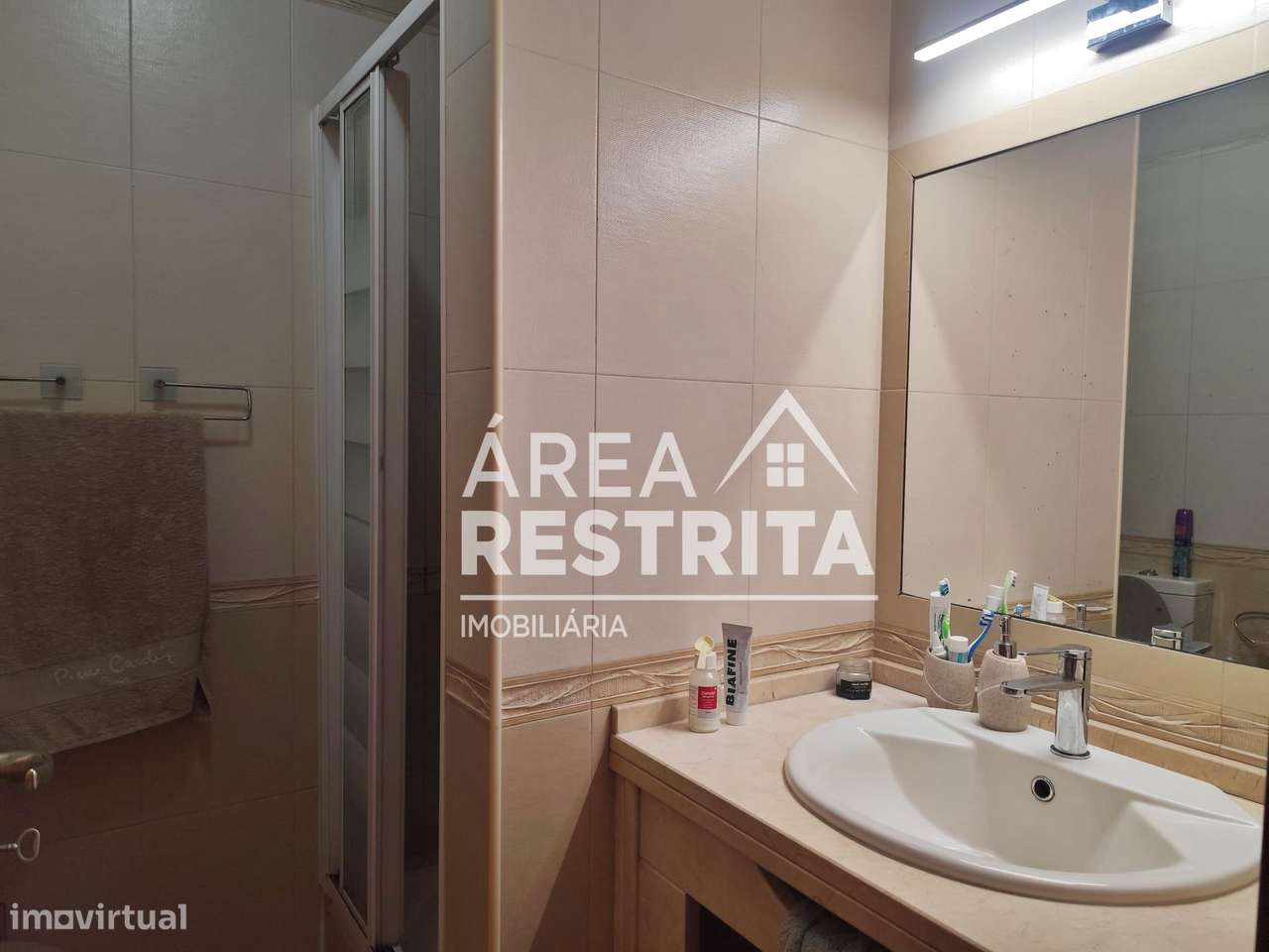 Moradia T3+1 na Quinta do Conde I-34