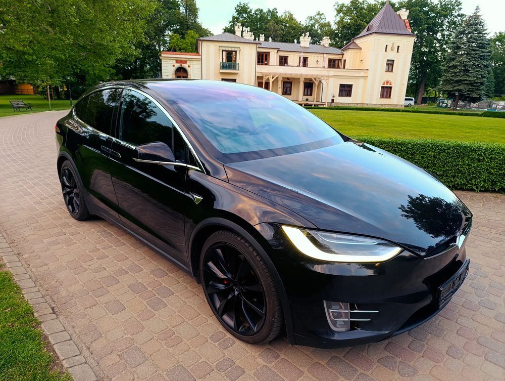 Tesla Model X 2017