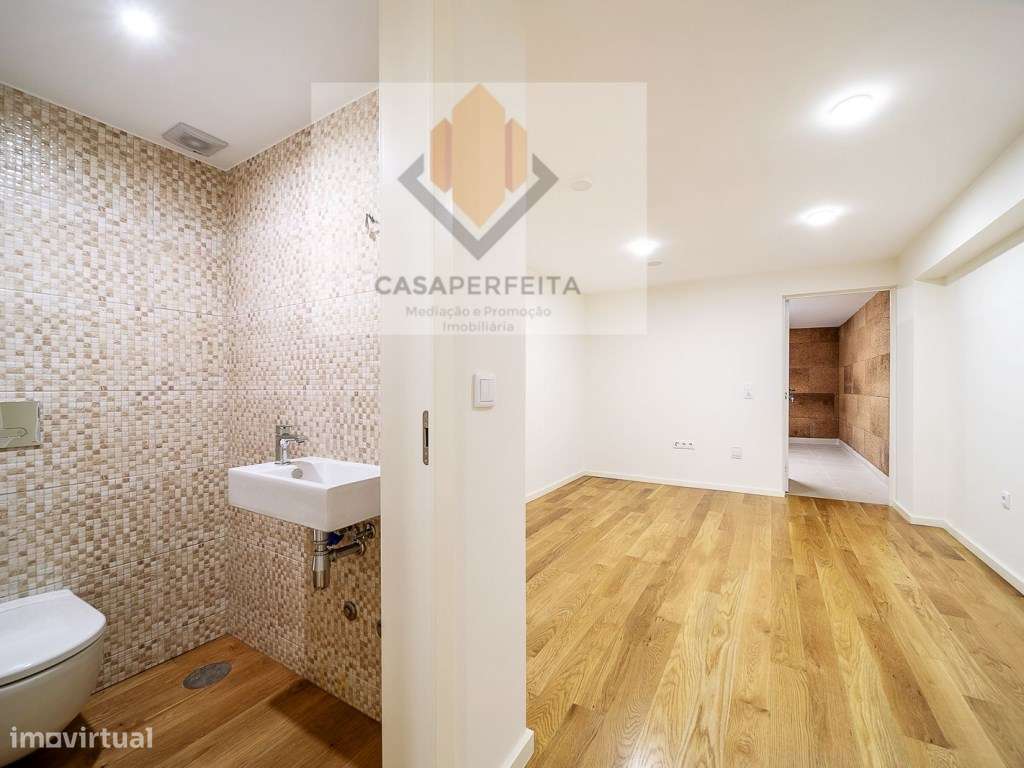 Luxuosa Moradia T4 a 150 metros da Praia - Madalena-24