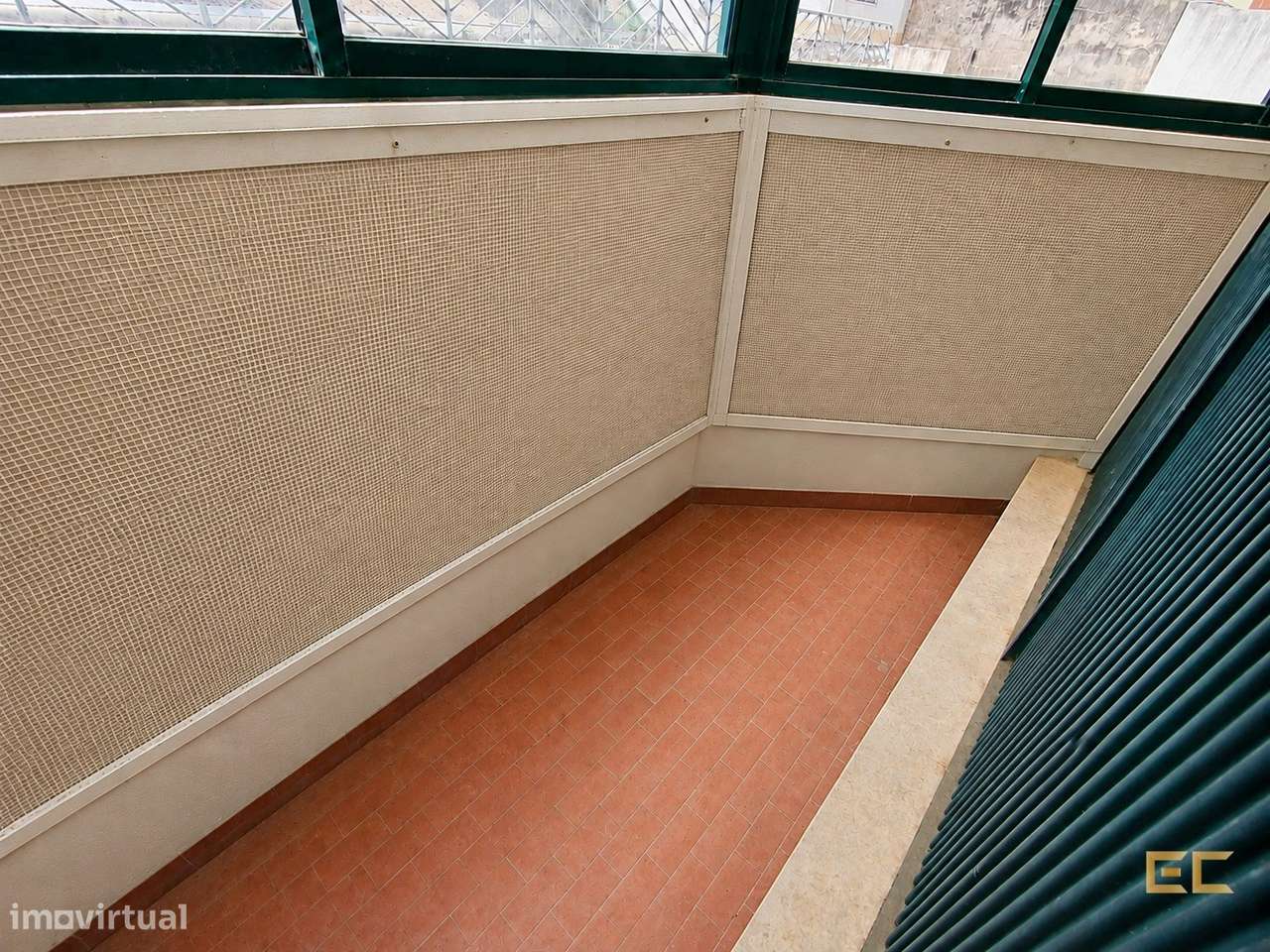 Apartamento T3 com Garagem - Abadias!-11