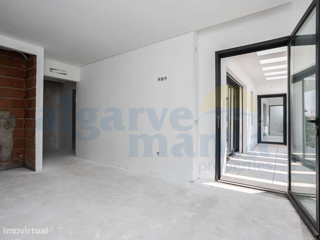 Moradia T4 de Arquitetura Contemporânea com Piscina, Rooftop e Vist...-29