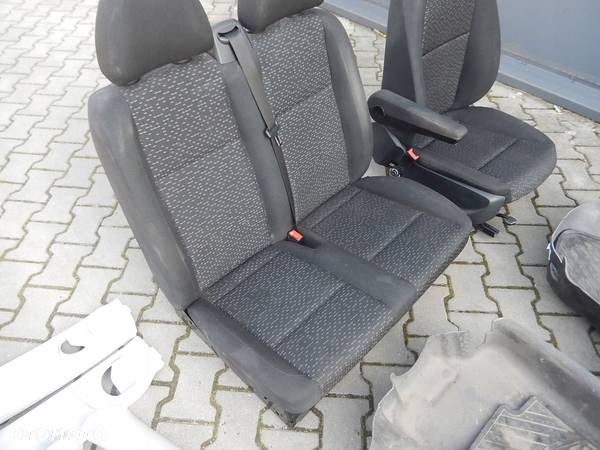 FOTELE DYWAN WNĘTRZE MERCEDES VITO W447 2022 3 OSOBY - 4