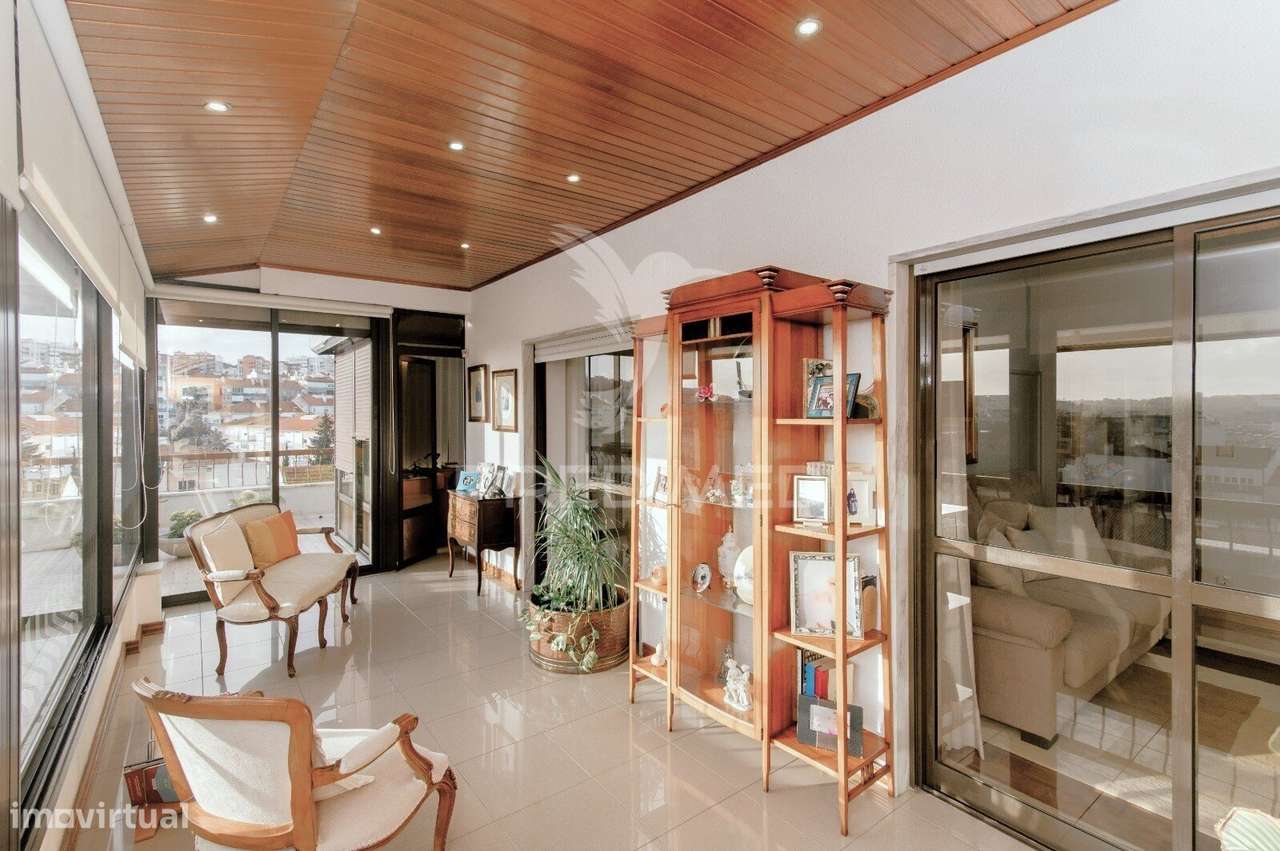 Penthouse Exclusiva T3+3 na Cova da Piedade | 240 m² | Vista Cidade... - Grande imagem: 3/38
