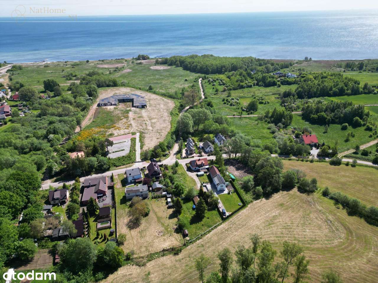 Duża działka w malowniczym położeniu z 2 budynkami-5