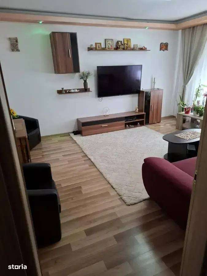 Apartament spatios, etaj 3, bloc 1989, 77 m², Rahova, Sector 5, Bucuresti