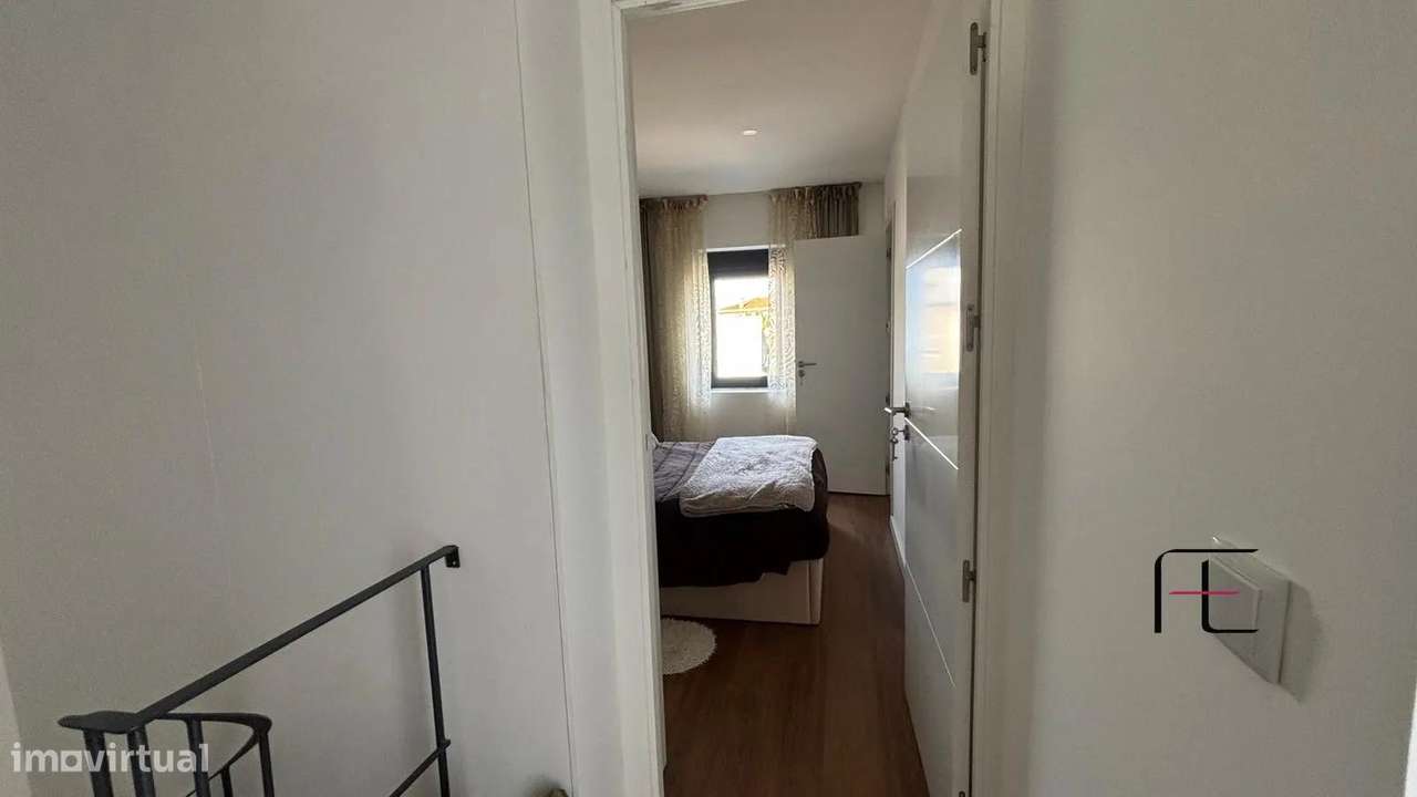 Moradia t2 com espaço exterior em Valbom-24