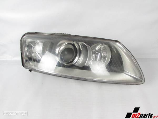 Farol Xenon Direito Seminovo/ Original AUDI A6 (4F2, C6)/AUDI A6 Avant (4F5, C6) - 1