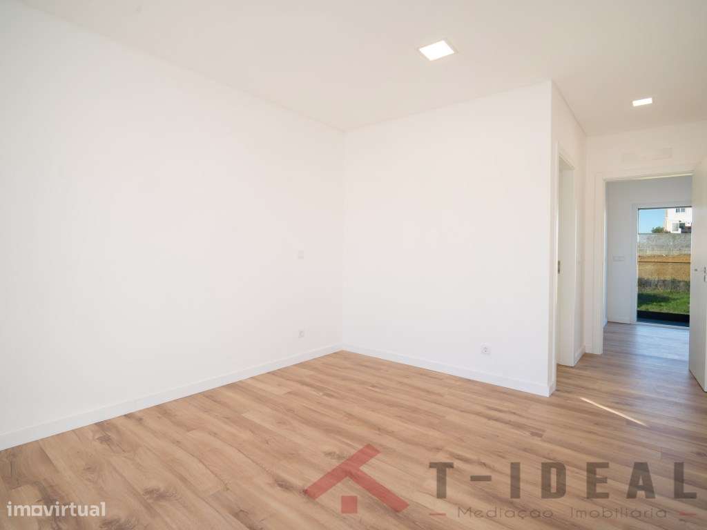 Moradia T4 nova próxima da Lourinhã e das praias-22