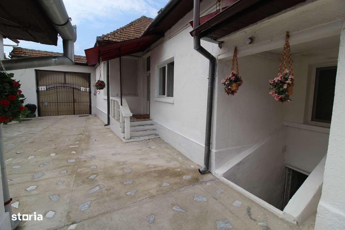Vând casă în Orăștie P+Pod, zona Gheorghe Doja, teren 835mp, garaj... - Imagine principală: 5/20