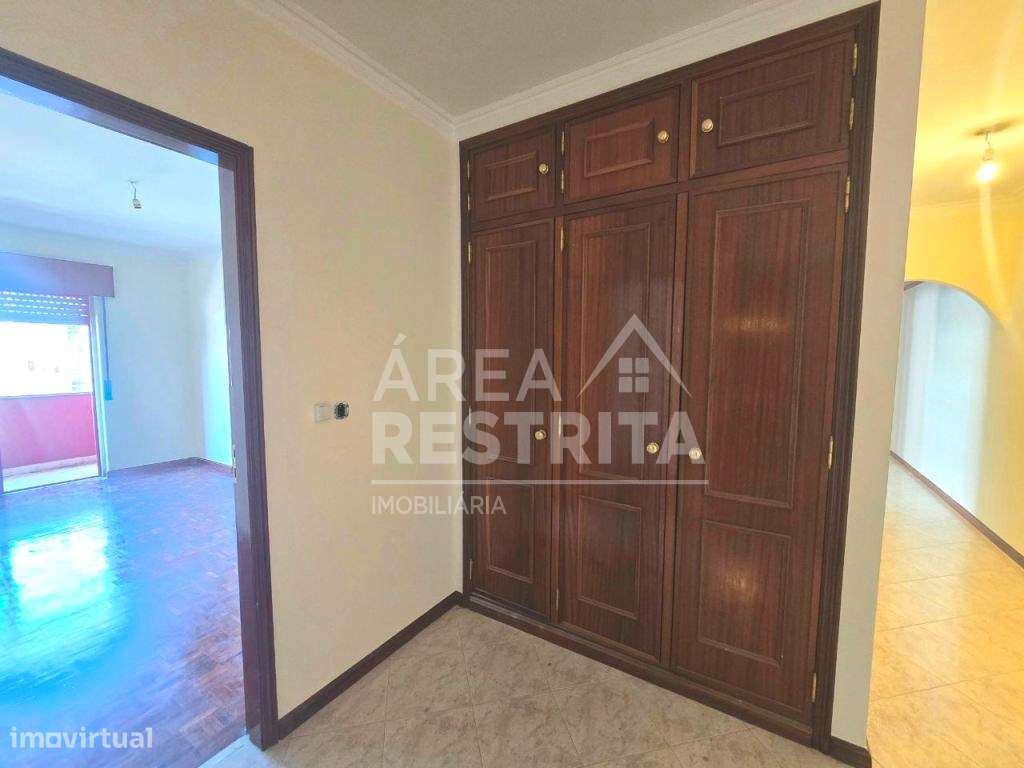 Apartamento T2 c/Parqueamento, na Cavaleira - Algueirão-16