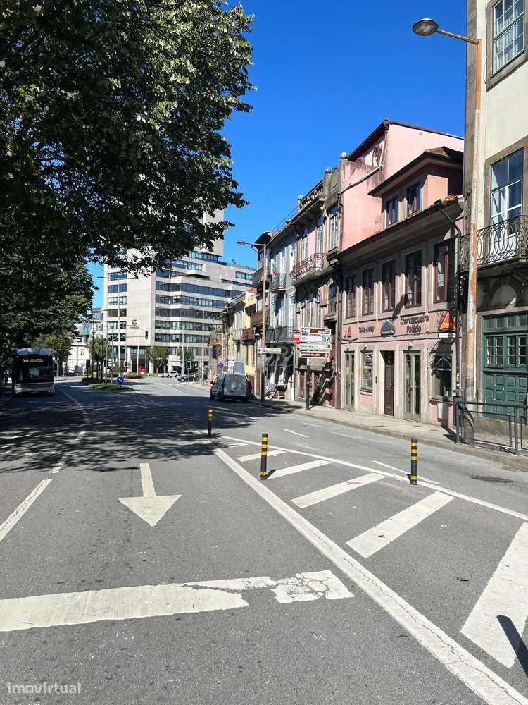 Prédio em Palácio de Cristal, Porto - Grande imagem: 2/10