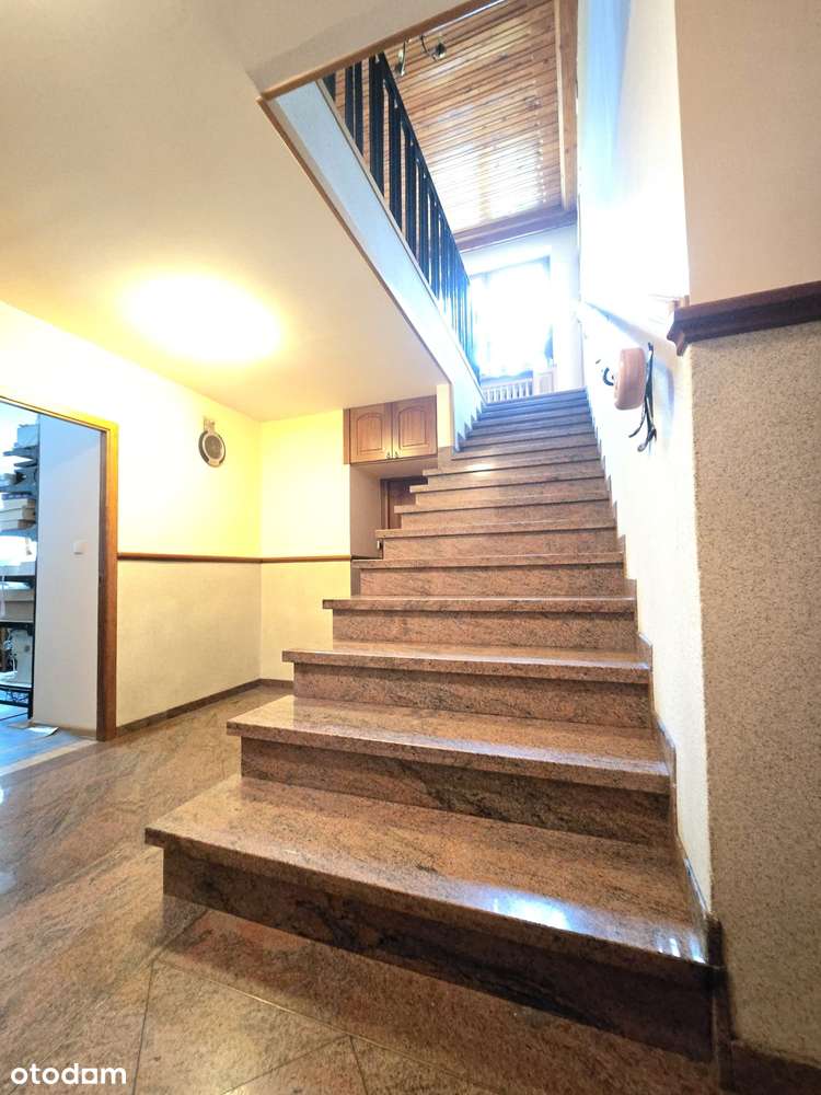 Interesujący dom w idealnej lokalizacji!-7