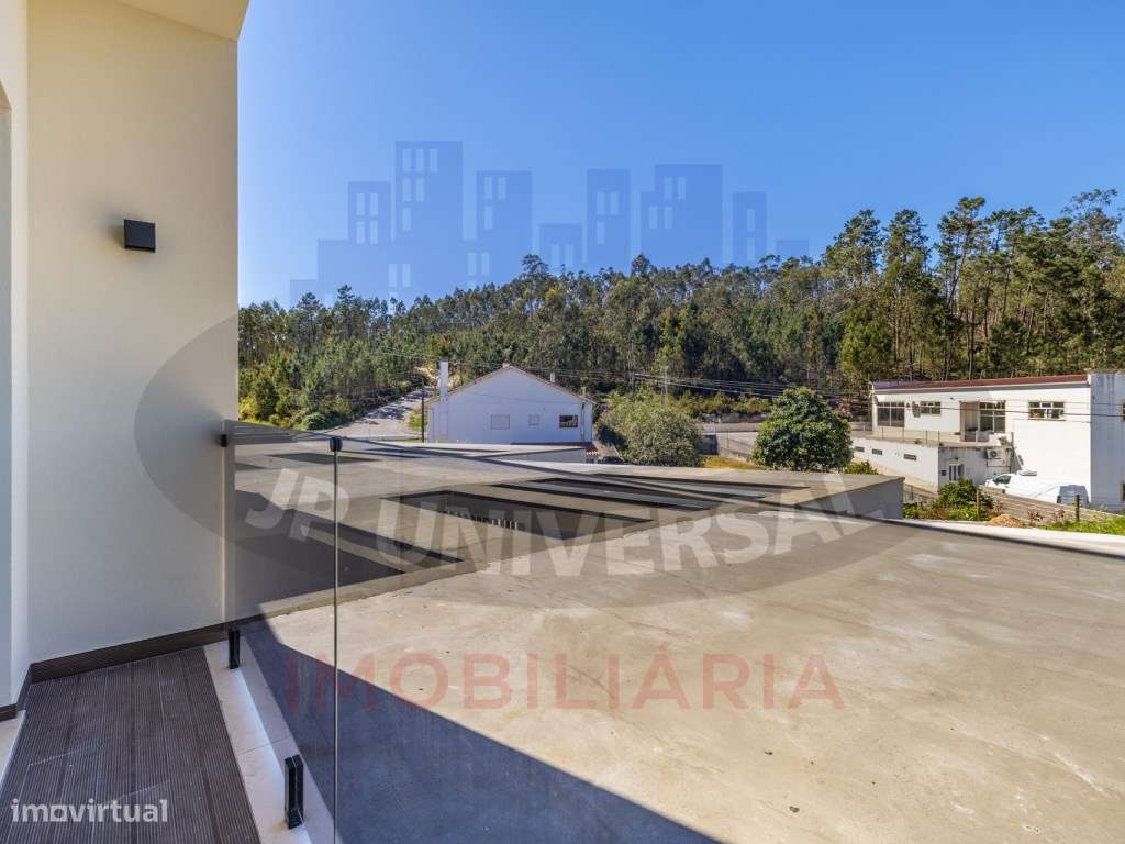 Vende-se Moradia T3 Exclusiva , Garagem, Jardim e Acabamentos de Luxo-26