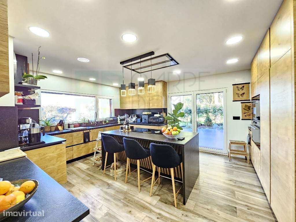 Magnifica moradia T4 com piscina na Urbanização Aroeira, em Santo E...-17